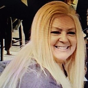 Meet your Posher, Amparo